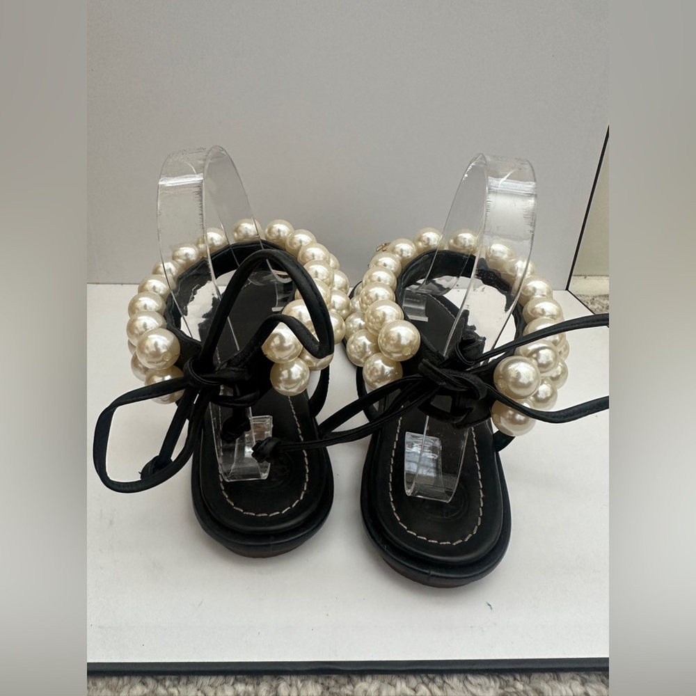 Tory Burch Melody black leather sandals gold-tone hardware pearl accents Sz 38 - Picture 4 of 11